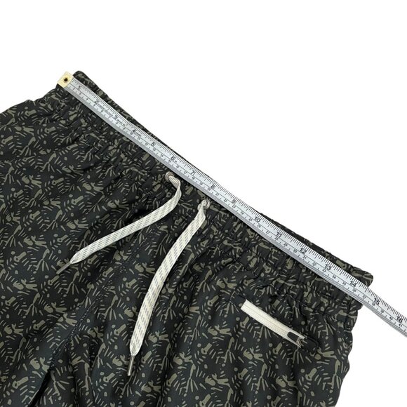 Vuori Clementine 2.5” Shorts Oregano Green S Drawstring Running Elastic Waist - Picture 7 of 10